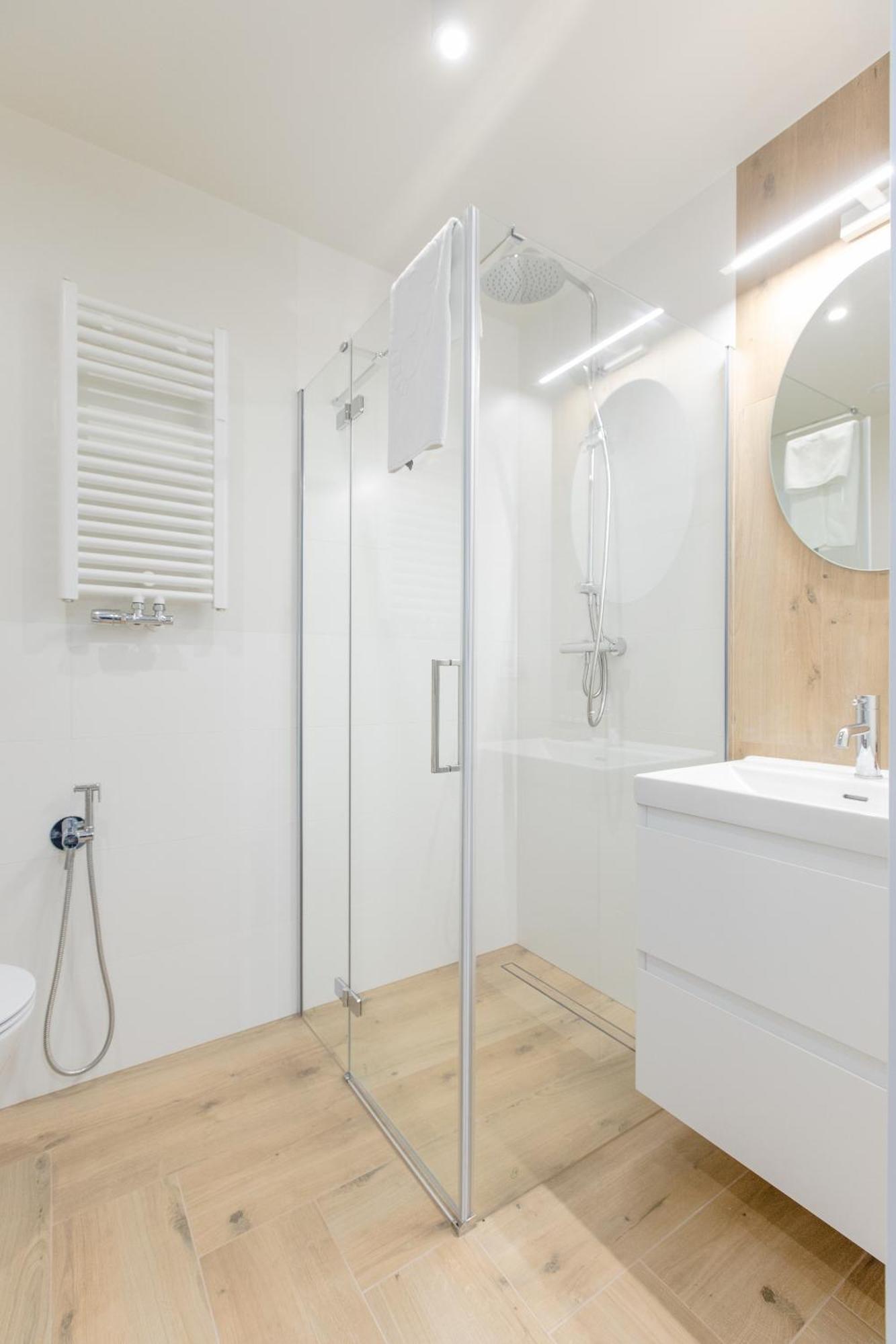 Hevenia 4 Apartment Rewal